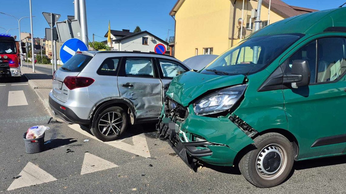 Zderzenie dwóch samochodów