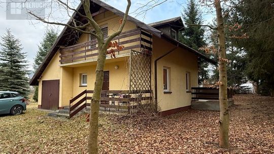 Atrakcyjnie położony domek letniskowy blisko jeziora Lucieńskiego