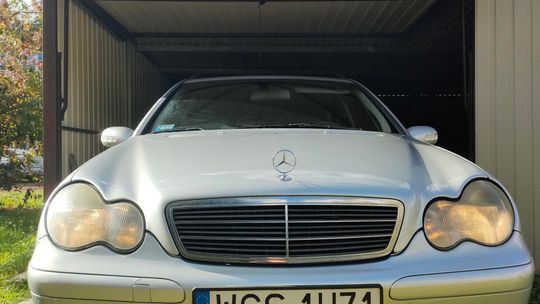 Mercedes C klasse 2003 rok Benzyna + gaz. Zbiornik gazu ważny 10 lat.