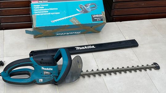 Sprzedam nożyce do żywopłotu Makita