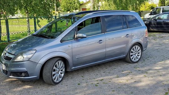 Sprzedam opla Zafira b 1.9cdti 150km