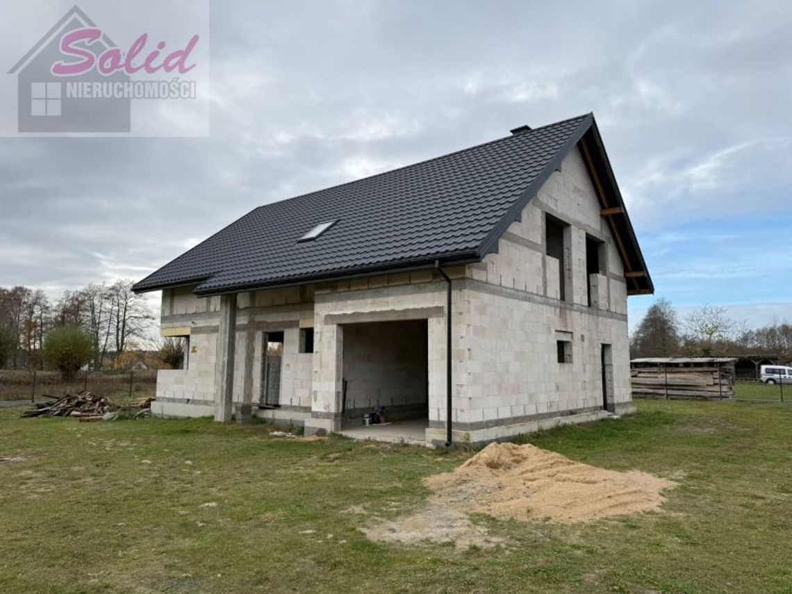 Dom przy lesie blisko jeziora Koszelówka