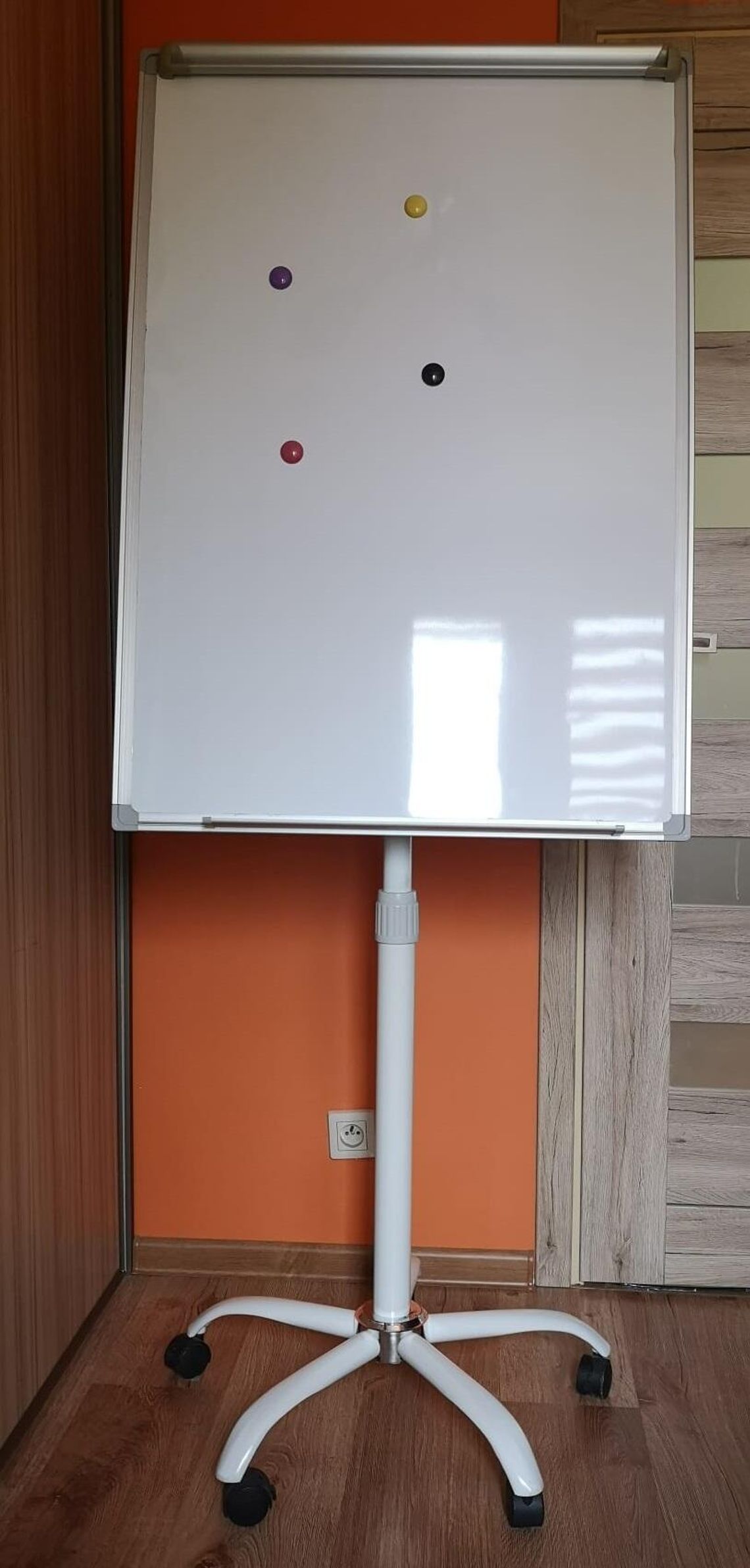 Flipchart Mobilny 70X100Cm Tablica Suchoś. -Magn. Aluminiowa Rama