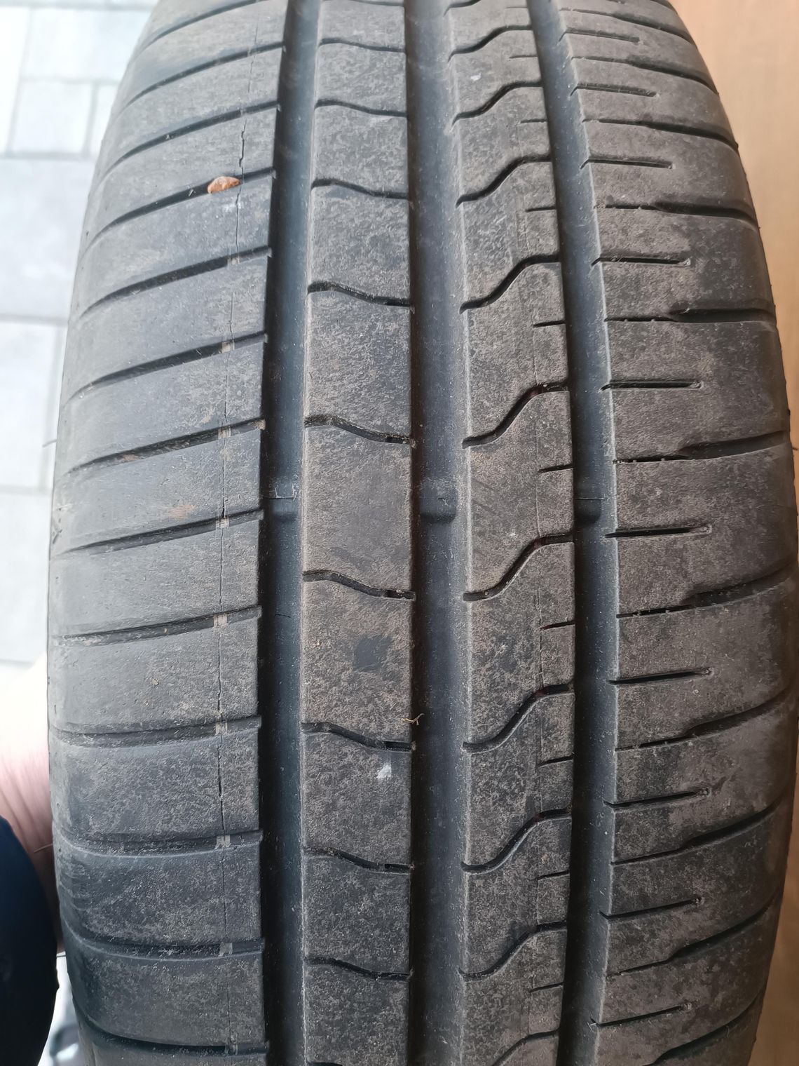Koplet opon letnich Falken 215/65/17 99 V 2023 - jak nowe