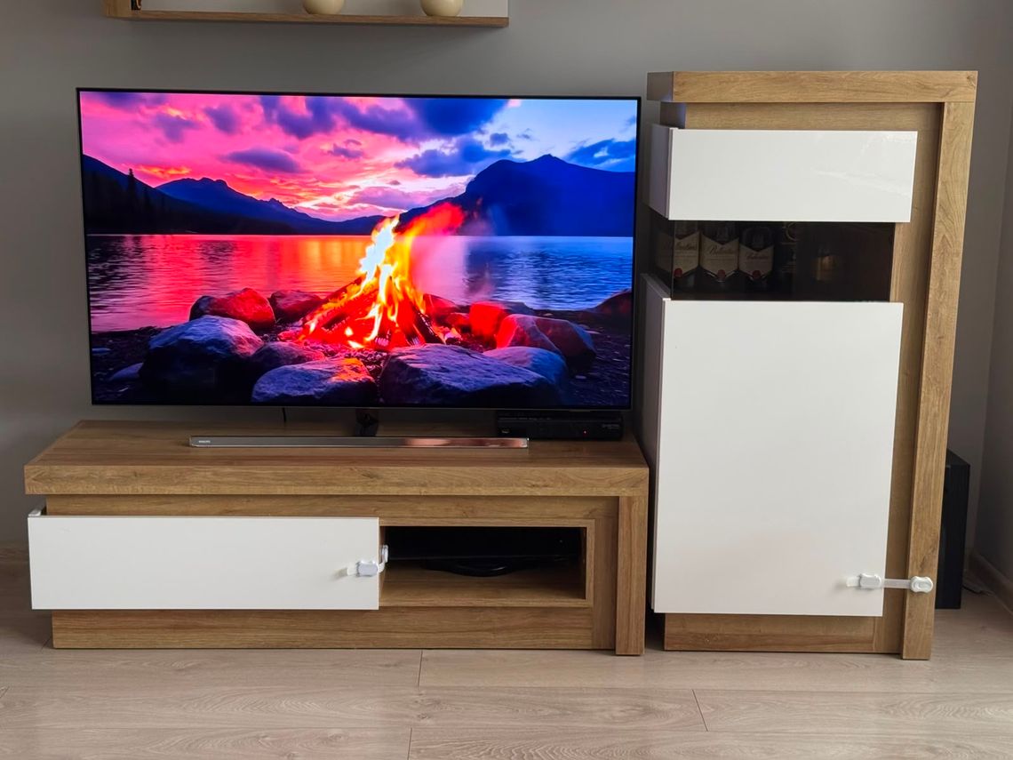 Meble zestaw Led Lyon  RTV  Witryna półka