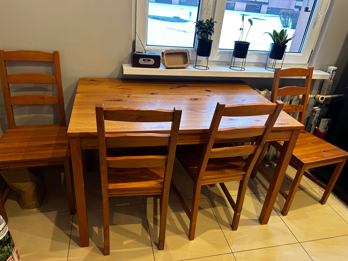 Stół i 4 krzesła IKEA