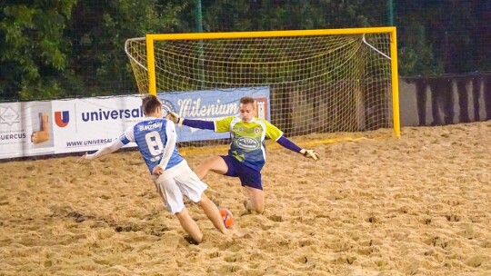 Beach soccer na wyciągnięcie ręki. Bartłomiej Stolarz reprezentantem Gostynina