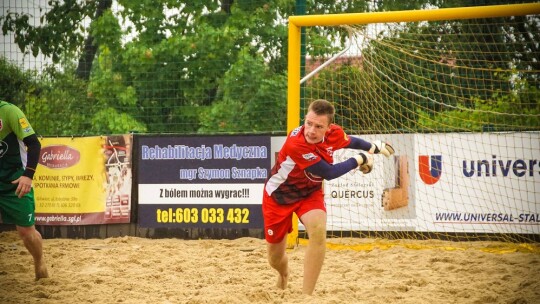 Beach soccer na wyciągnięcie ręki. Bartłomiej Stolarz reprezentantem Gostynina