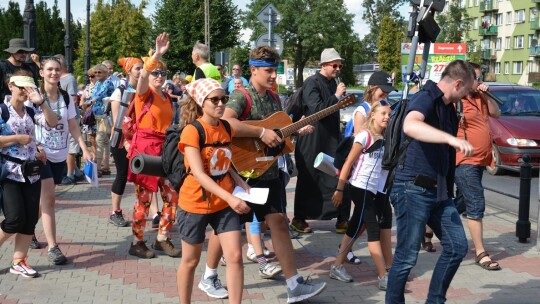 Trwa 36. piesza pielgrzymka Diecezji Płockiej na Jasną Górę. W niedzielę pątnicy odwiedzili Gostynin