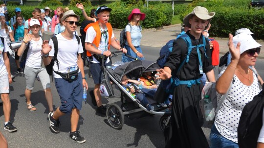 Trwa 36. piesza pielgrzymka Diecezji Płockiej na Jasną Górę. W niedzielę pątnicy odwiedzili Gostynin