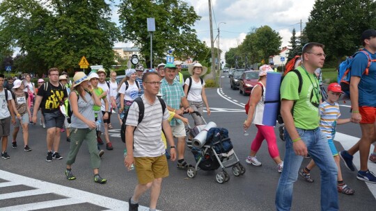 Trwa 36. piesza pielgrzymka Diecezji Płockiej na Jasną Górę. W niedzielę pątnicy odwiedzili Gostynin