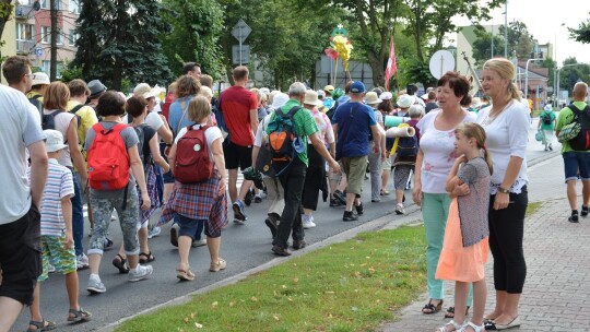 Trwa 36. piesza pielgrzymka Diecezji Płockiej na Jasną Górę. W niedzielę pątnicy odwiedzili Gostynin