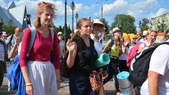 Trwa 36. piesza pielgrzymka Diecezji Płockiej na Jasną Górę. W niedzielę pątnicy odwiedzili Gostynin