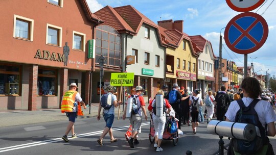 Trwa 36. piesza pielgrzymka Diecezji Płockiej na Jasną Górę. W niedzielę pątnicy odwiedzili Gostynin