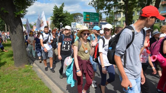 Trwa 36. piesza pielgrzymka Diecezji Płockiej na Jasną Górę. W niedzielę pątnicy odwiedzili Gostynin