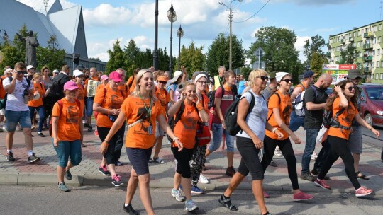 Trwa 36. piesza pielgrzymka Diecezji Płockiej na Jasną Górę. W niedzielę pątnicy odwiedzili Gostynin