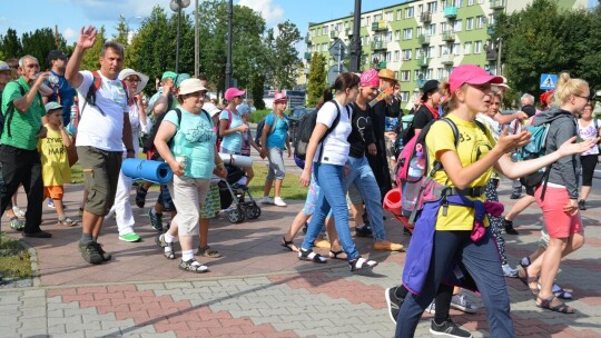 Trwa 36. piesza pielgrzymka Diecezji Płockiej na Jasną Górę. W niedzielę pątnicy odwiedzili Gostynin