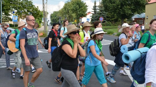 Trwa 36. piesza pielgrzymka Diecezji Płockiej na Jasną Górę. W niedzielę pątnicy odwiedzili Gostynin