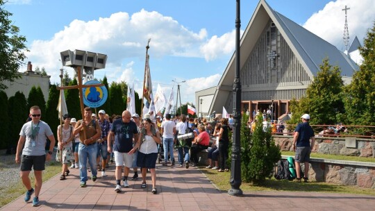 Trwa 36. piesza pielgrzymka Diecezji Płockiej na Jasną Górę. W niedzielę pątnicy odwiedzili Gostynin