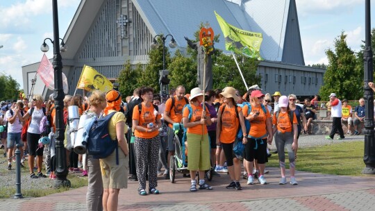 Trwa 36. piesza pielgrzymka Diecezji Płockiej na Jasną Górę. W niedzielę pątnicy odwiedzili Gostynin