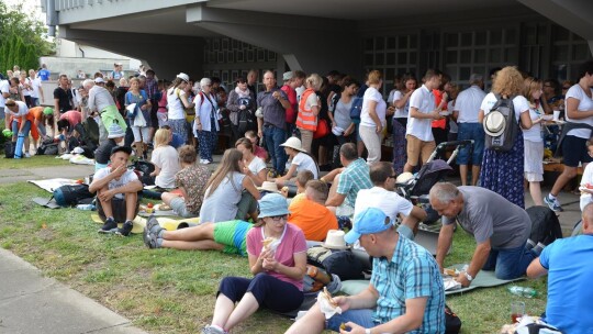 Trwa 36. piesza pielgrzymka Diecezji Płockiej na Jasną Górę. W niedzielę pątnicy odwiedzili Gostynin