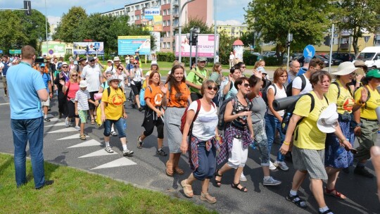 Trwa 36. piesza pielgrzymka Diecezji Płockiej na Jasną Górę. W niedzielę pątnicy odwiedzili Gostynin