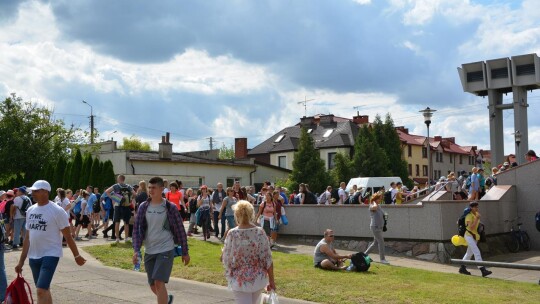 Trwa 36. piesza pielgrzymka Diecezji Płockiej na Jasną Górę. W niedzielę pątnicy odwiedzili Gostynin