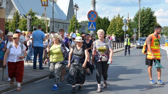 Trwa 36. piesza pielgrzymka Diecezji Płockiej na Jasną Górę. W niedzielę pątnicy odwiedzili Gostynin