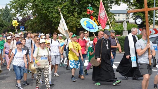 Trwa 36. piesza pielgrzymka Diecezji Płockiej na Jasną Górę. W niedzielę pątnicy odwiedzili Gostynin