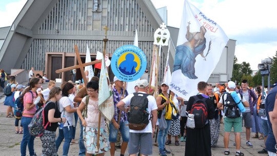 Trwa 36. piesza pielgrzymka Diecezji Płockiej na Jasną Górę. W niedzielę pątnicy odwiedzili Gostynin