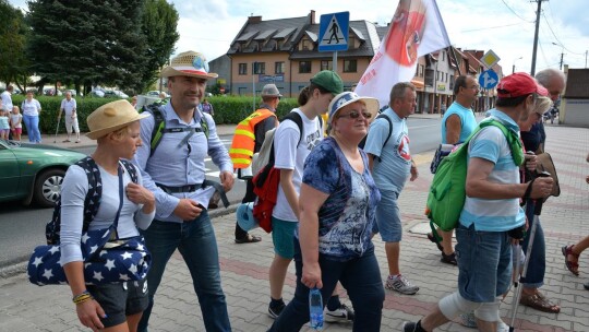 Trwa 36. piesza pielgrzymka Diecezji Płockiej na Jasną Górę. W niedzielę pątnicy odwiedzili Gostynin