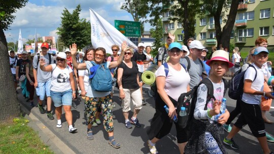 Trwa 36. piesza pielgrzymka Diecezji Płockiej na Jasną Górę. W niedzielę pątnicy odwiedzili Gostynin