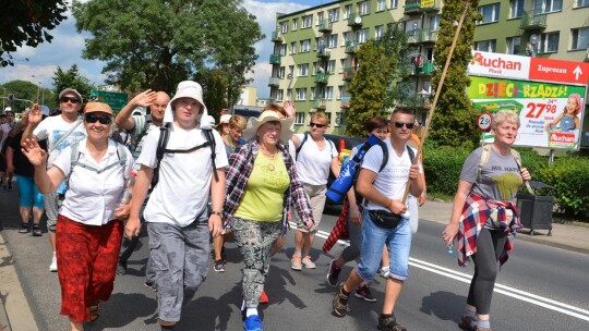 Trwa 36. piesza pielgrzymka Diecezji Płockiej na Jasną Górę. W niedzielę pątnicy odwiedzili Gostynin