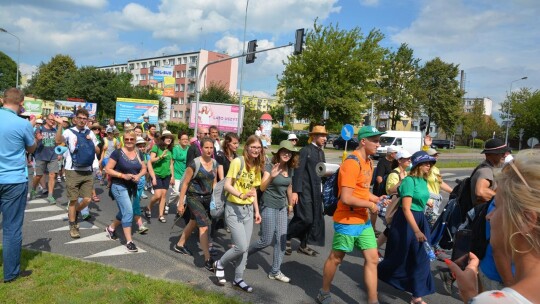 Trwa 36. piesza pielgrzymka Diecezji Płockiej na Jasną Górę. W niedzielę pątnicy odwiedzili Gostynin