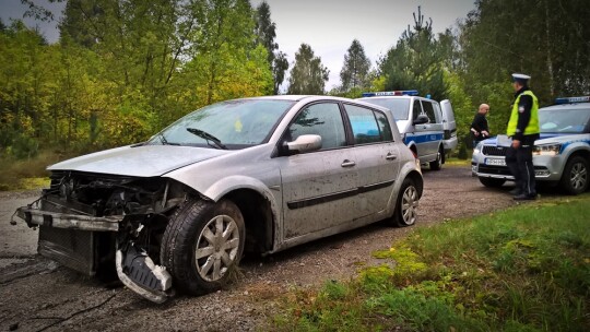 Pijany i bez prawa jazdy - wpadł do rowu