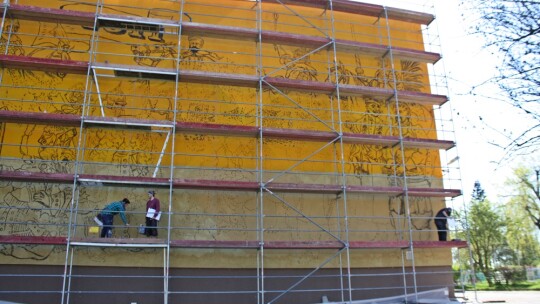 Na ścianie MCK powstaje historyczny mural