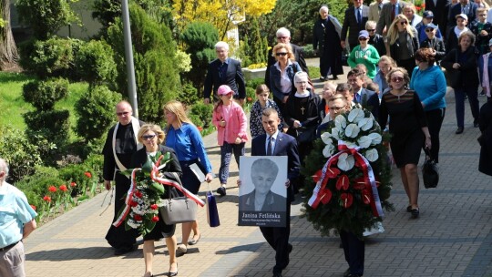 Pani Senator, nasza Janeczko, pamiętamy…