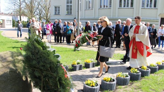 Pani Senator, nasza Janeczko, pamiętamy…