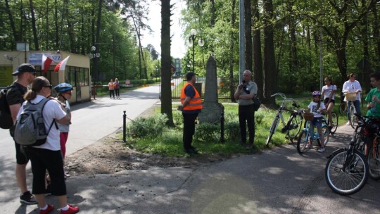 Rajd rodzinny pojechał do miejsc pamięci