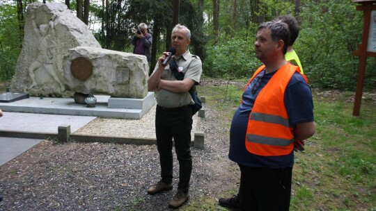 Rajd rodzinny pojechał do miejsc pamięci