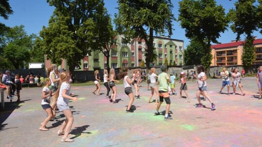 Festiwal Kolorów na Dzień Dziecka  w SP 1