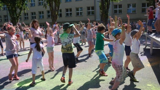 Festiwal Kolorów na Dzień Dziecka  w SP 1