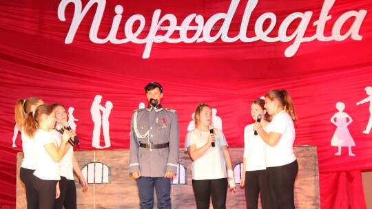 Uroczystości 100. Rocznicy Odzyskania Niepodległości w Szkole w Pacynie