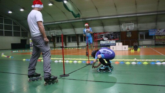 II Halowe Mikołajkowe Zawody na Rolkach