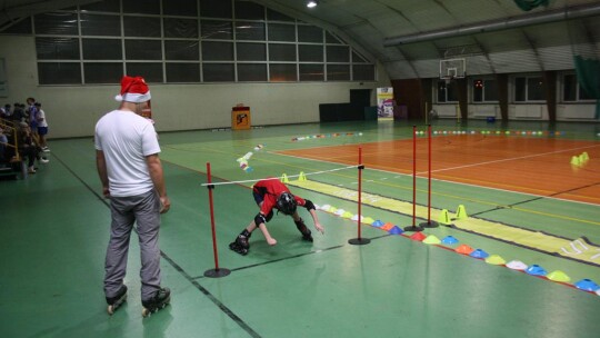 II Halowe Mikołajkowe Zawody na Rolkach