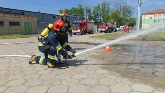 Strażackie manewry na placu MARK GAZ