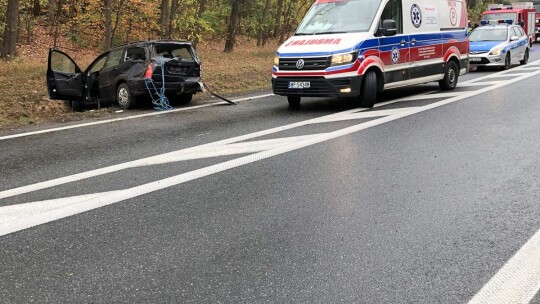 Kierowcy tracą panowanie nad autami. Sypią się kolizje