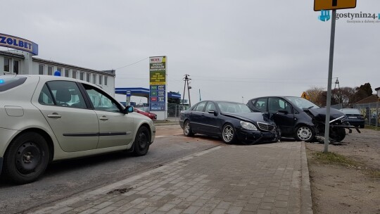 Dwa mercedesy zderzyły się na Krośniewickiej