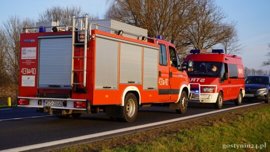 Osobówka wjechała w ciężarówkę na DK60