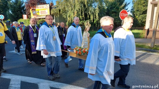 Pielgrzymi skępscy w drodze